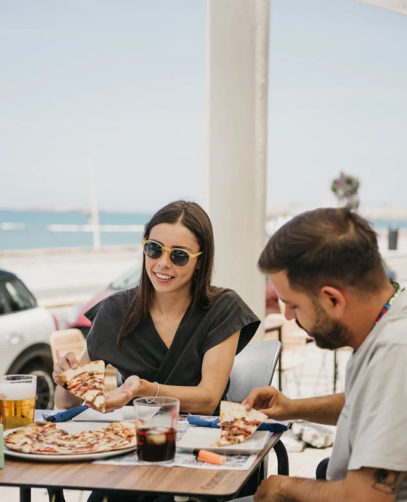 pizzas frente al mar en cadiz
